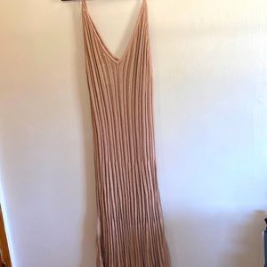 Beautiful long plunge back and front.